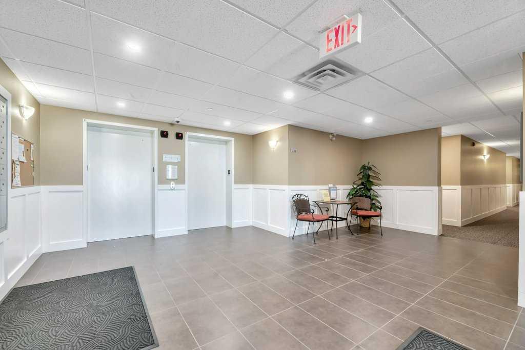 Picture for 102, 1005B Westmount Drive 