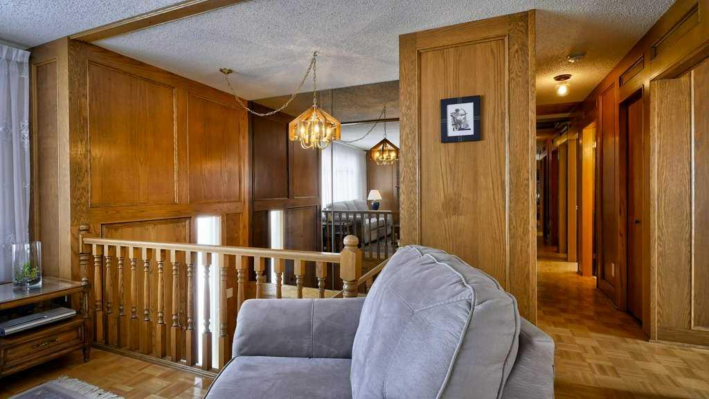 Picture for 103 Rundlehorn Crescent NE