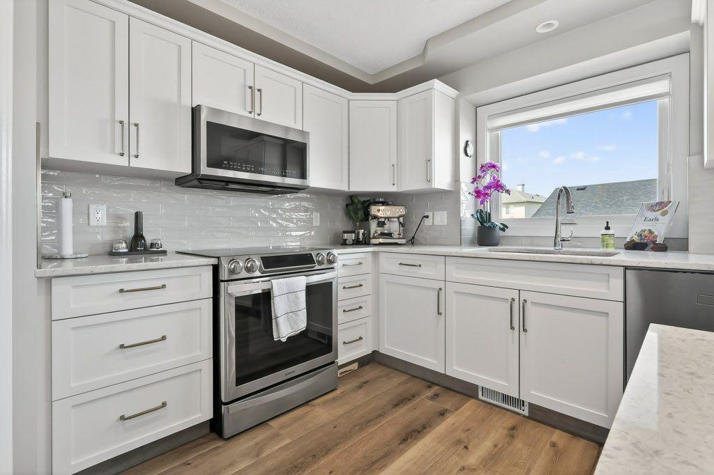 Picture for 7 Henderson Bay NE