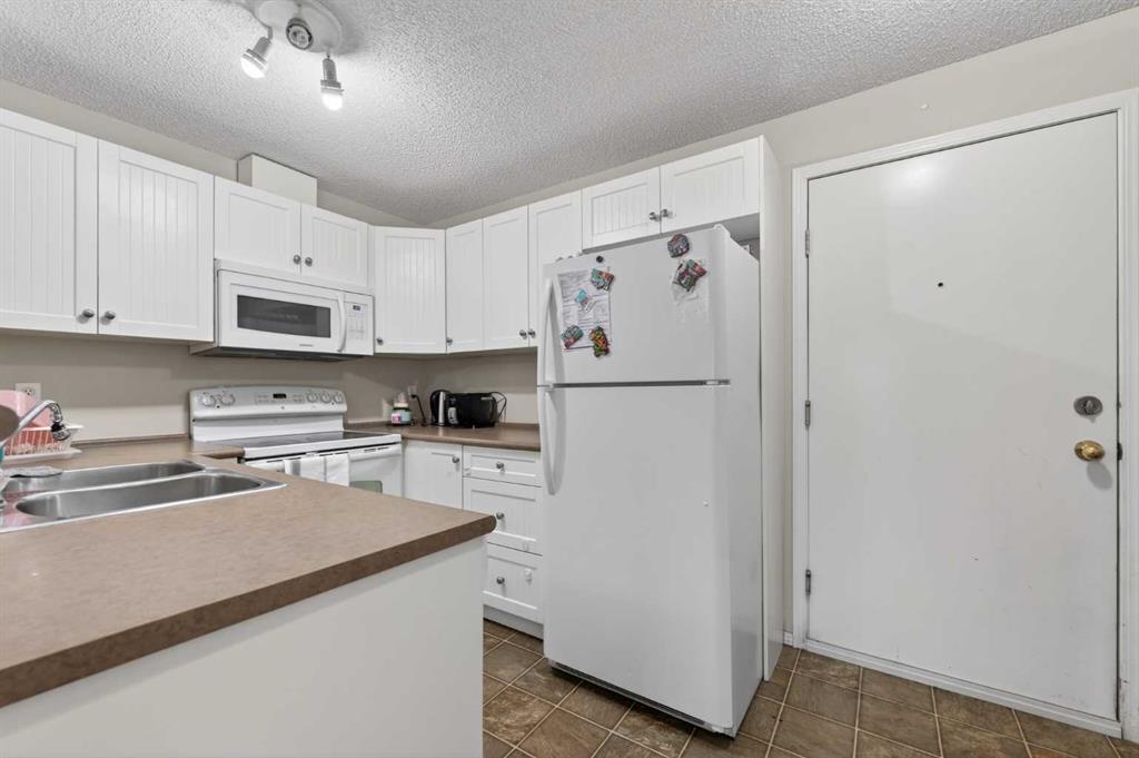 Picture for 2329, 8 Bridlecrest Drive SW