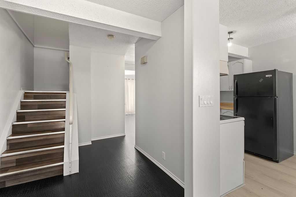 Picture for 56, 5520 1 Avenue SE