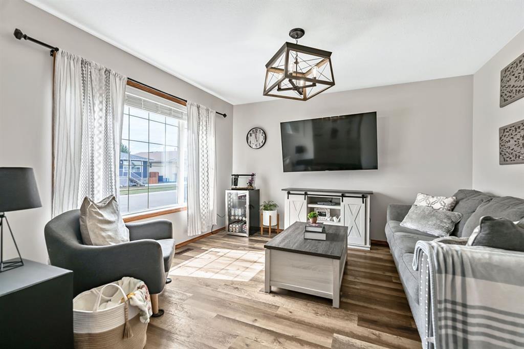 Picture for 18 Green Meadow Crescent 