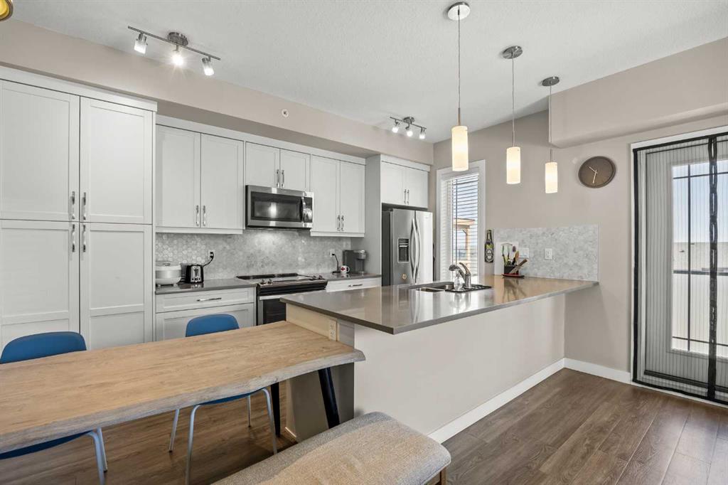 Picture for 401, 150 Auburn Meadows Manor SE