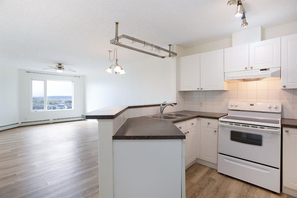 Picture for 1205, 950 Arbour Lake Road NW