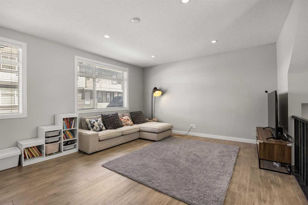 Picture for 309 Wentworth Row SW
