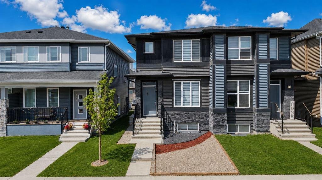 Picture for 21 Corner Glen Row NE