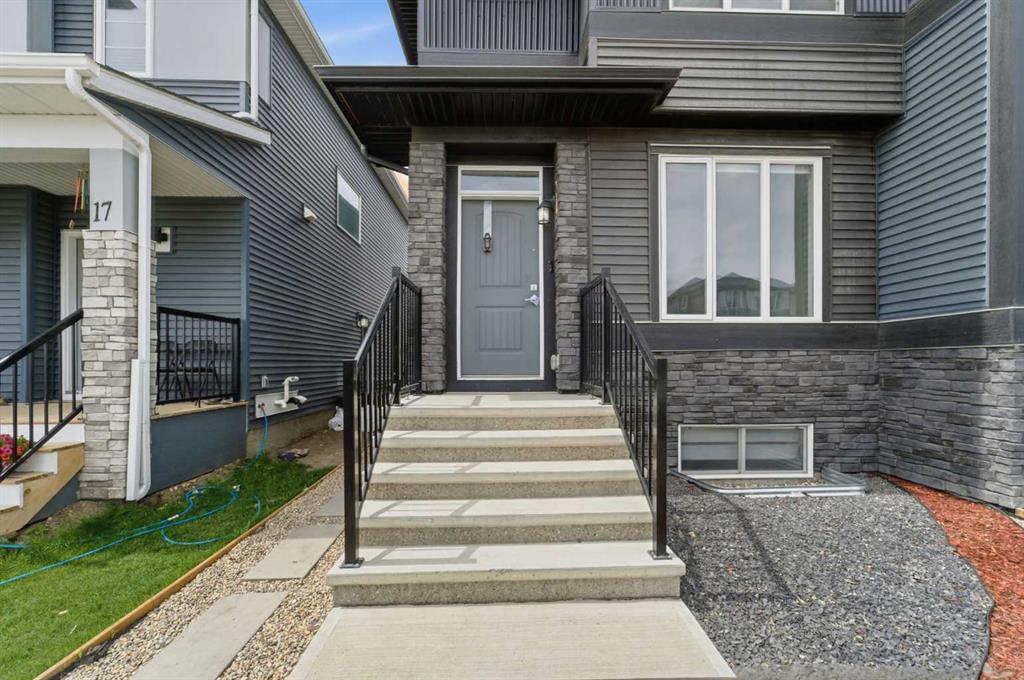 Picture for 21 Corner Glen Row NE