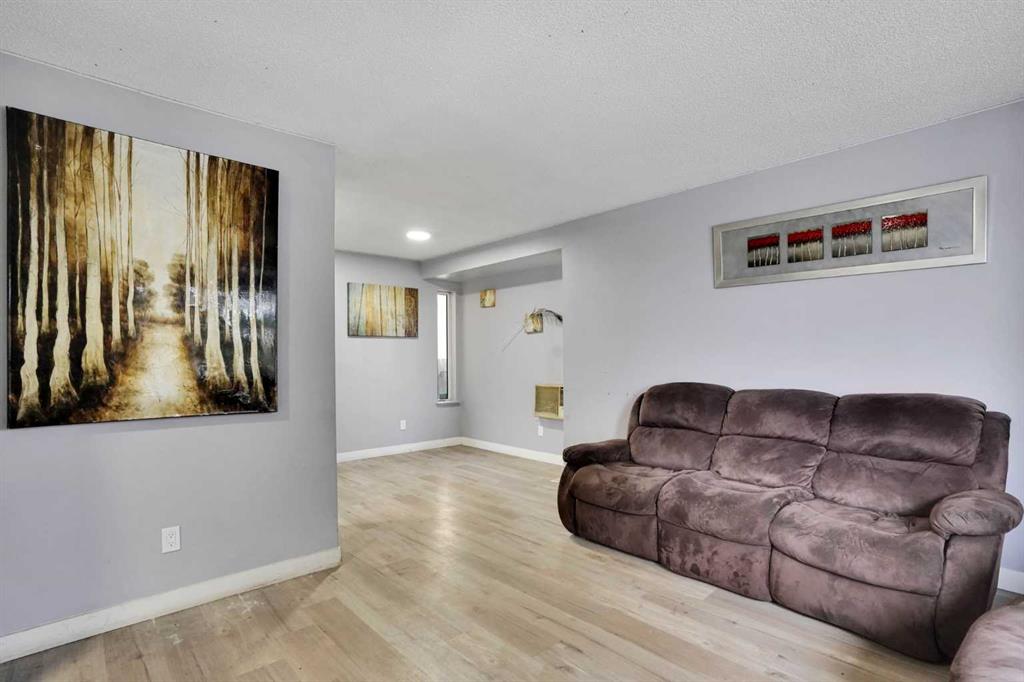 Picture for 133 MARTINGLEN Way NE