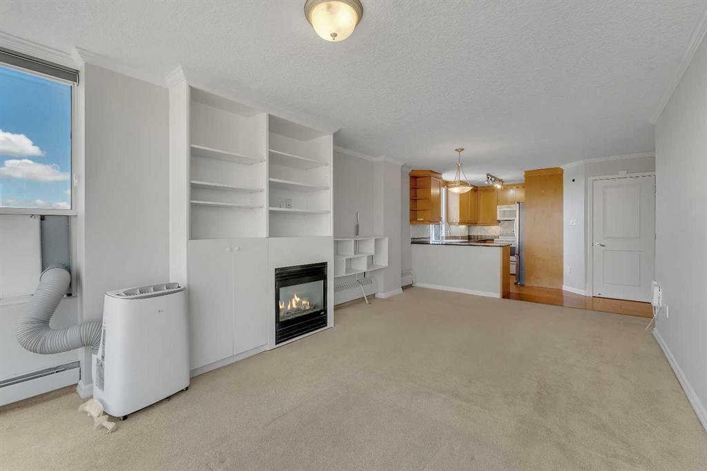 Picture for 902, 4555 Varsity Lane NW