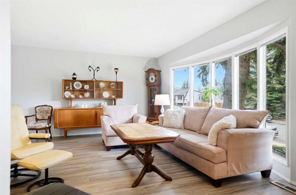 Picture for 442 Queensland Place SE