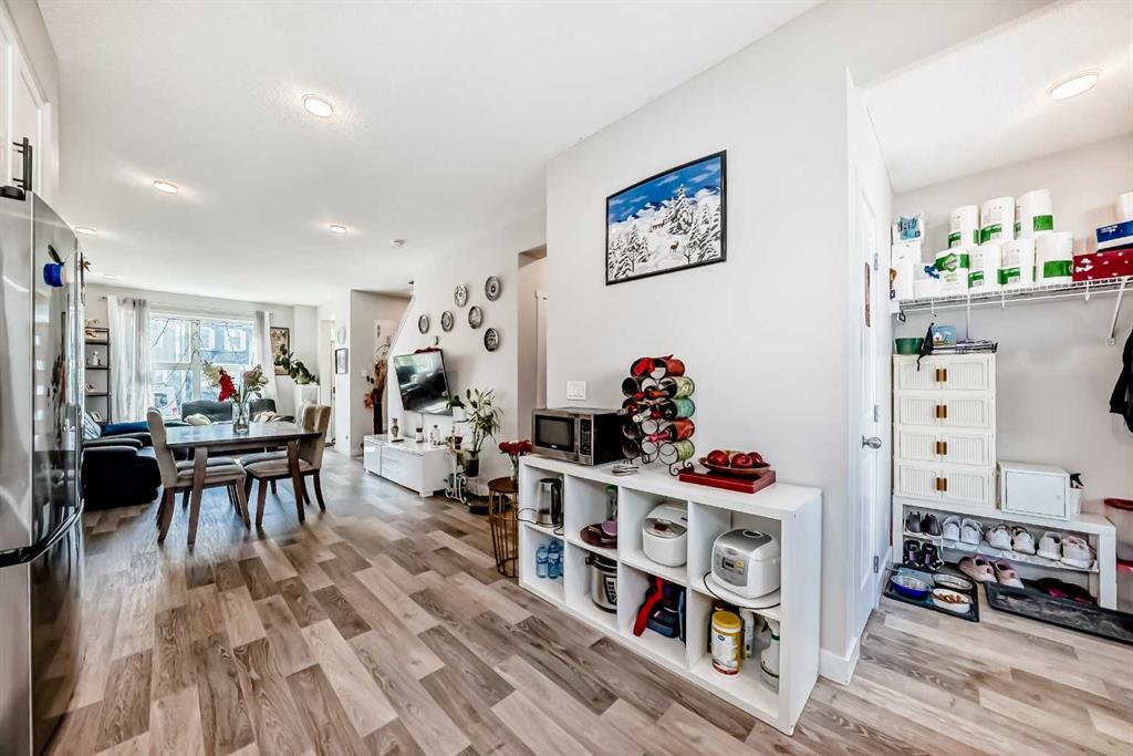 Picture for 16 Carringvue Way NW
