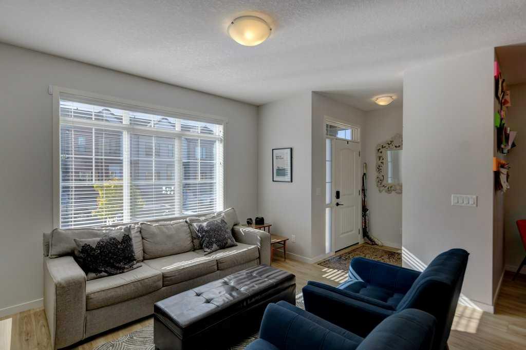 Picture for 47 Willow Crescent 