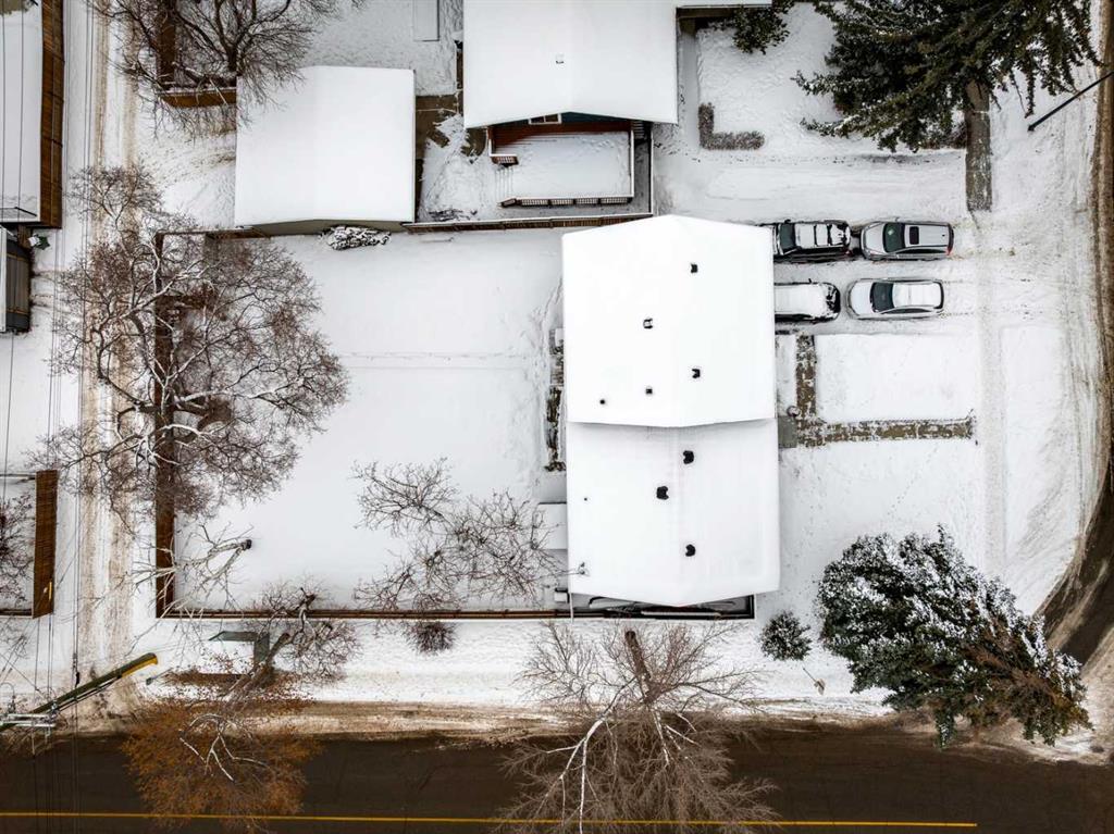 Picture for 1636 50 Avenue SW