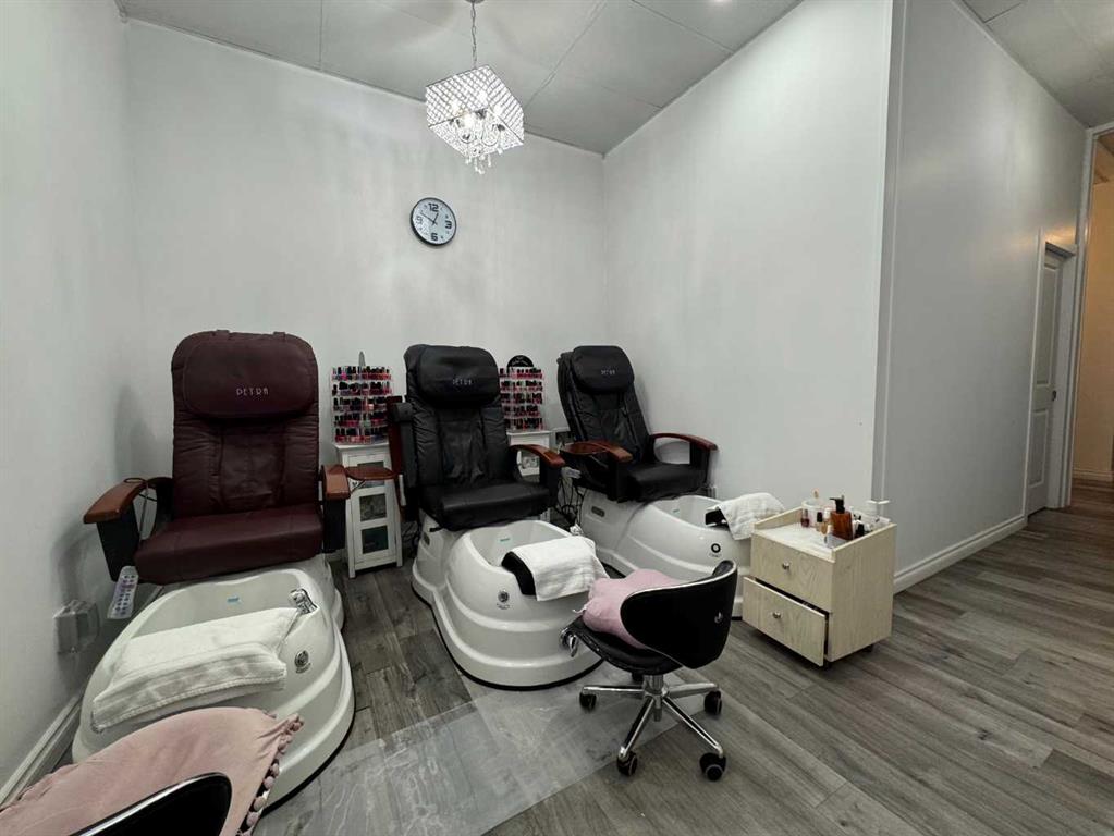 Picture for 123 Any Street NE