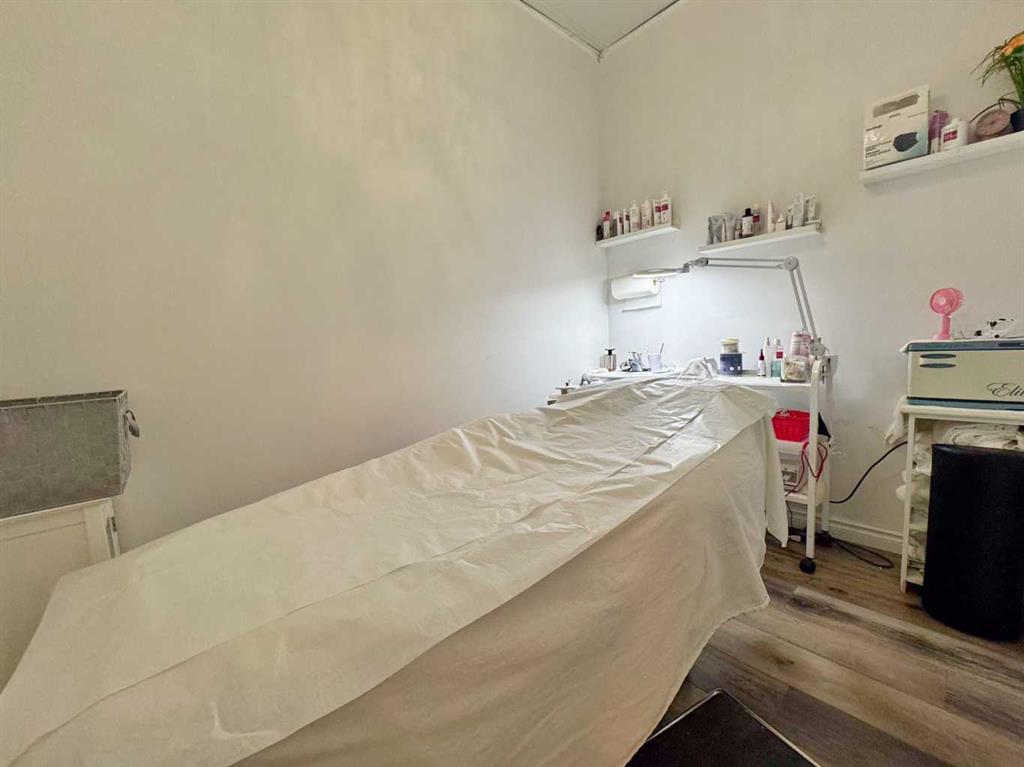 Picture for 123 Any Street NE