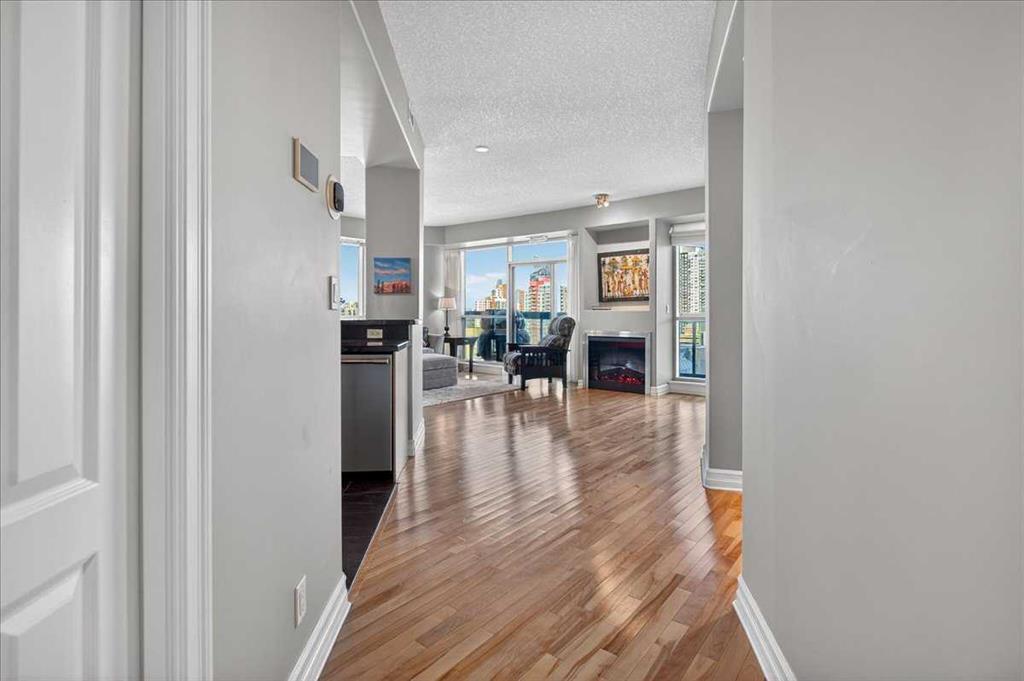 Picture for 1805, 836 15 Avenue SW