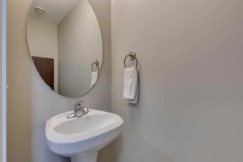 Picture for 43 Sunrise Crescent NE