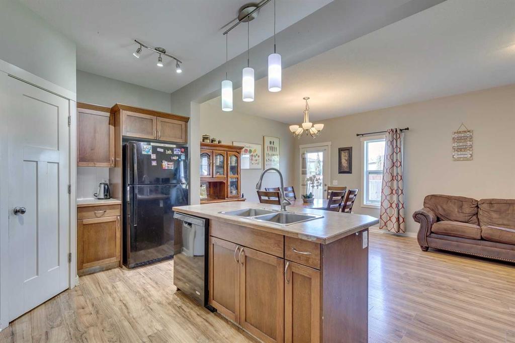 Picture for 43 Sunrise Crescent NE