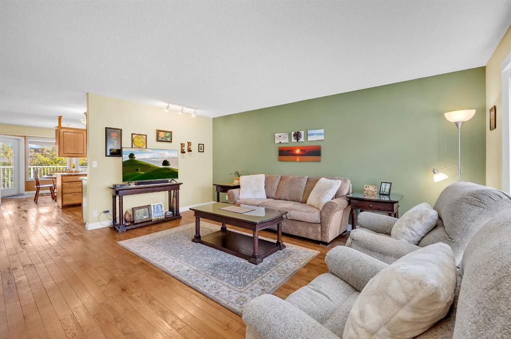 Picture for 32 Rideau Close SW