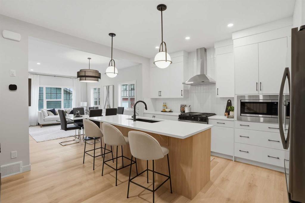 Picture for 76 Buffaloberry Manor SE