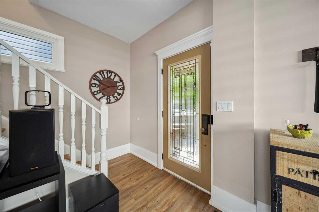 Picture for 412 17 Avenue NW