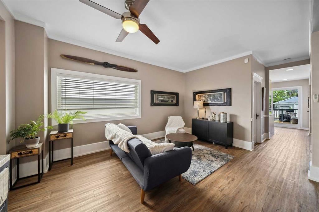 Picture for 412 17 Avenue NW