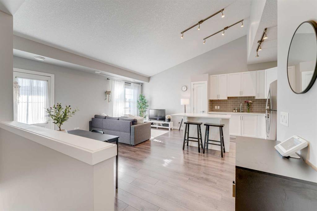 Picture for 165 Evanscrest Gardens NW