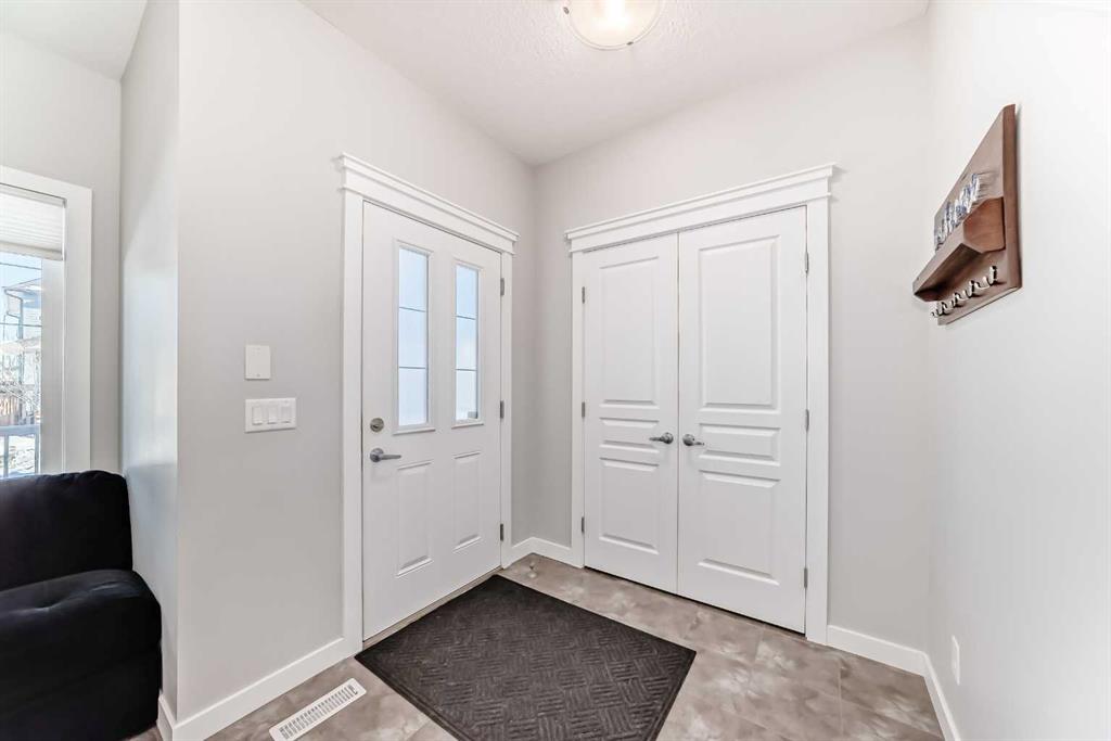 Picture for 237 Ravensmoor Link SE