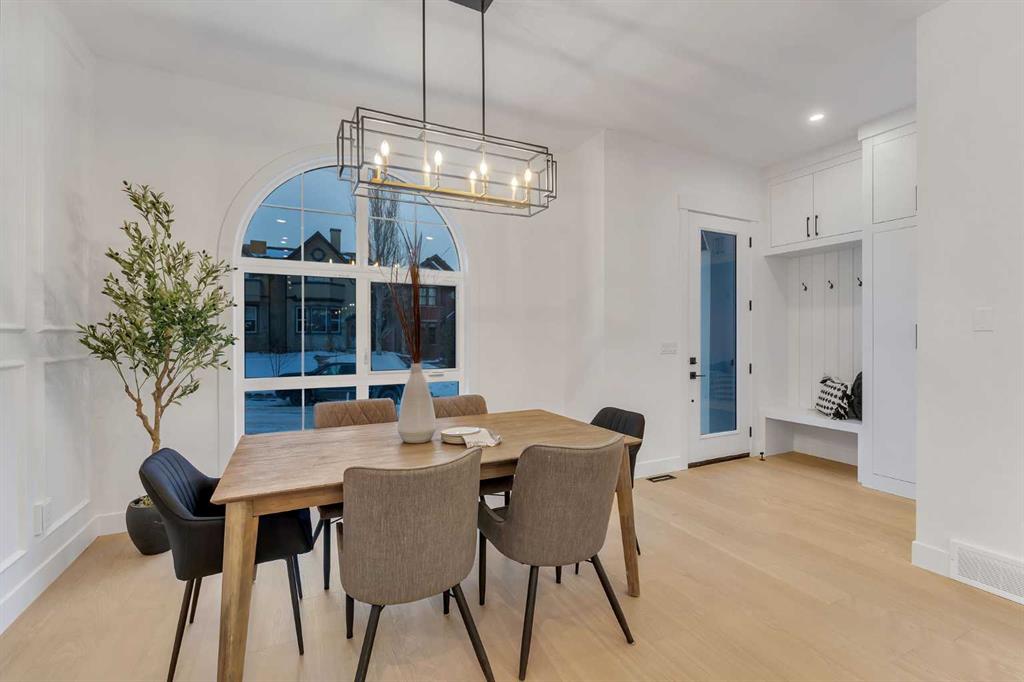 Picture for 221 29 Avenue NW