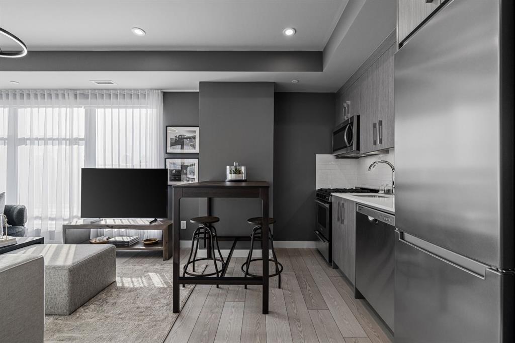 Picture for 209, 310 15 Avenue SW