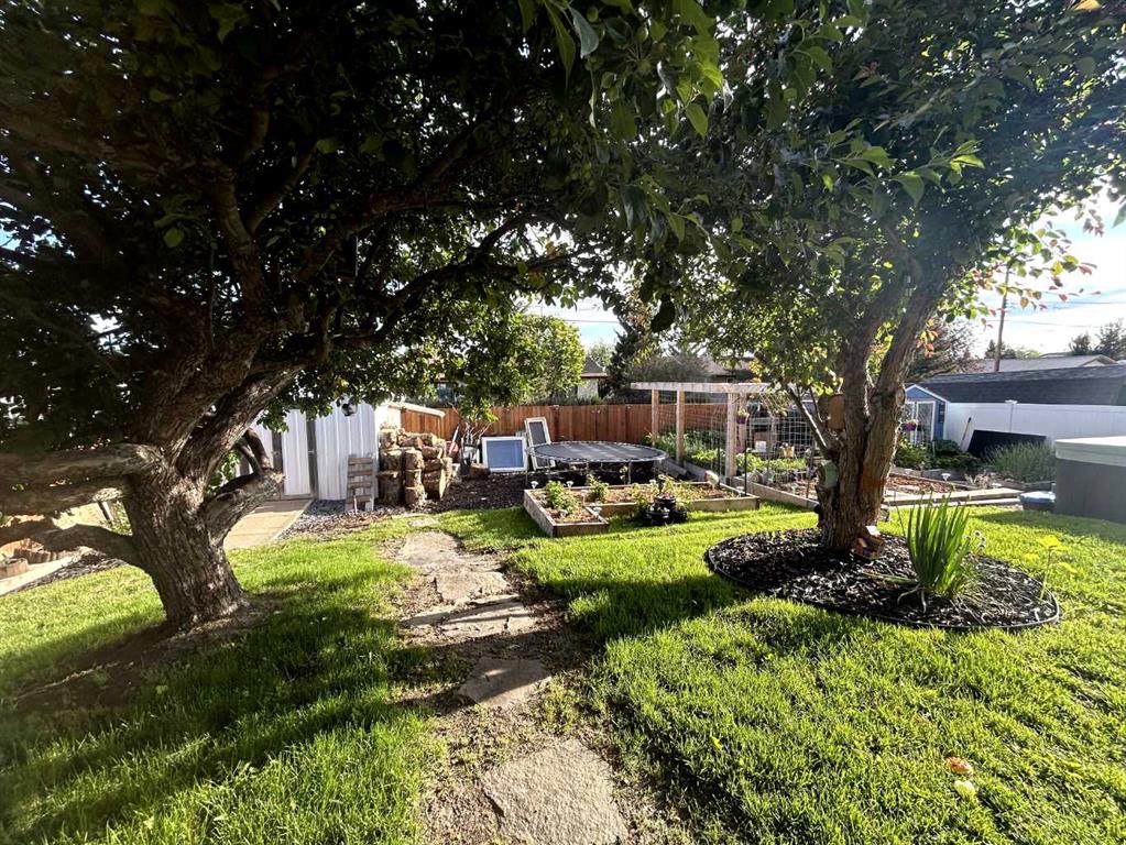 Picture for 218 8 Avenue NE