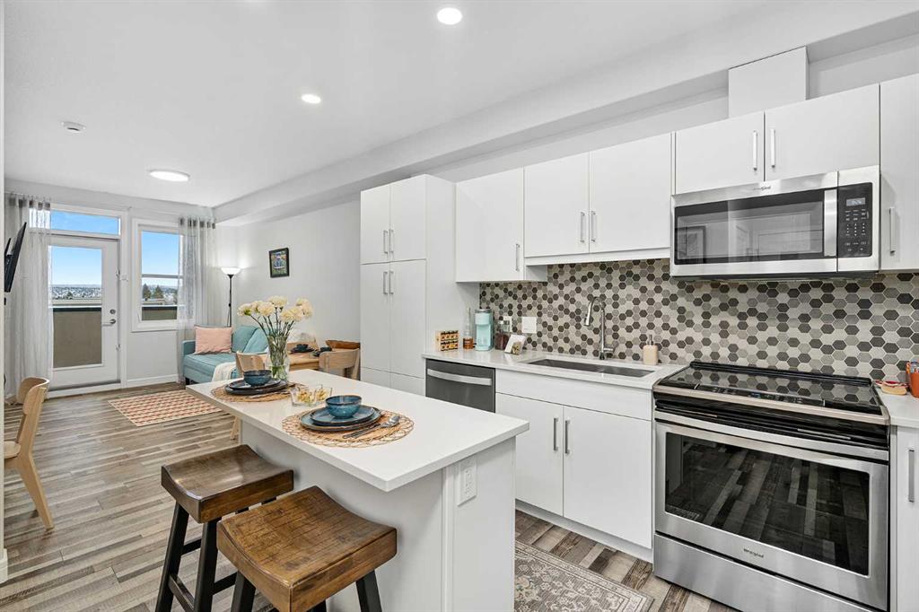 Picture for 2410, 80 Greenbriar Place NW