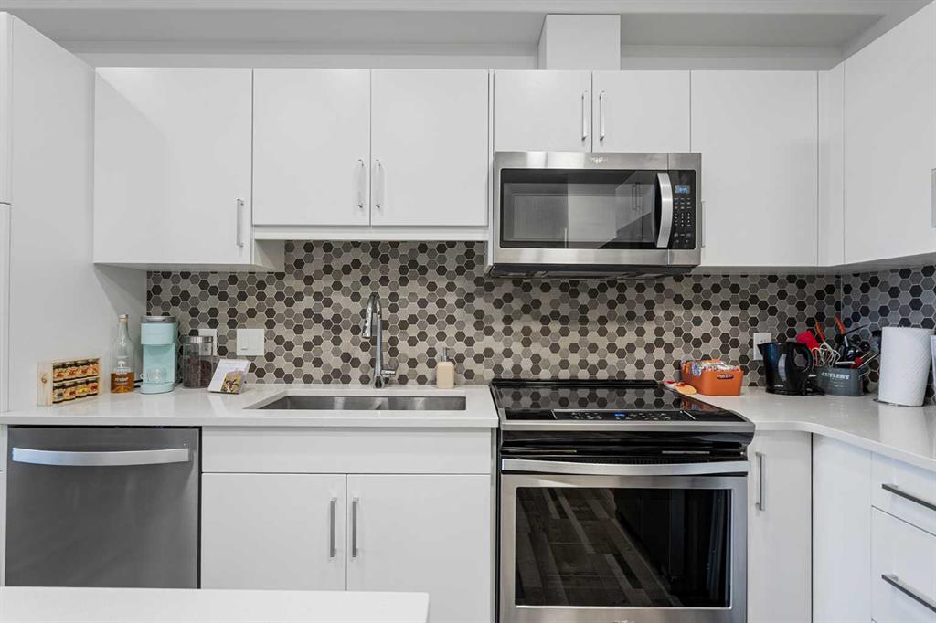 Picture for 2410, 80 Greenbriar Place NW