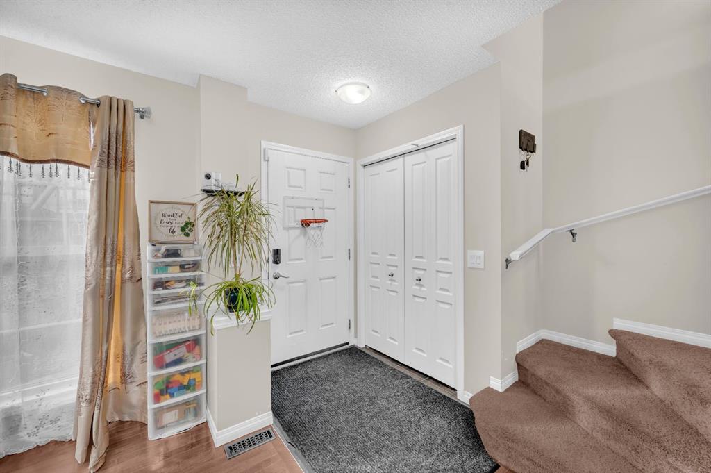 Picture for 207 Elgin Meadows Gardens SE