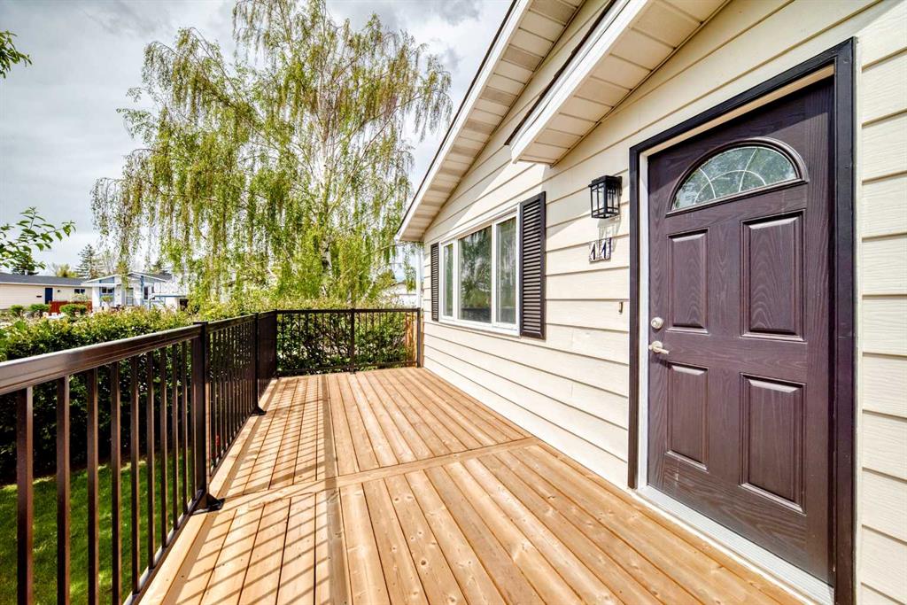 Picture for 11 Huntstrom Place NE