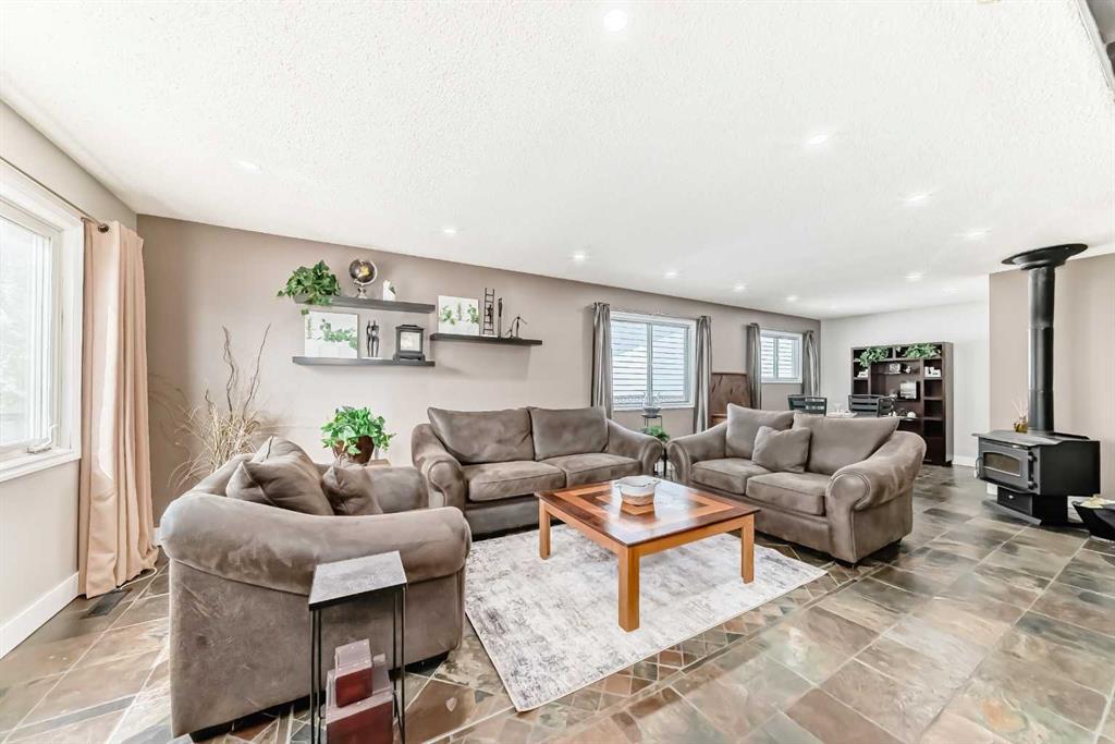 Picture for 11 Huntstrom Place NE