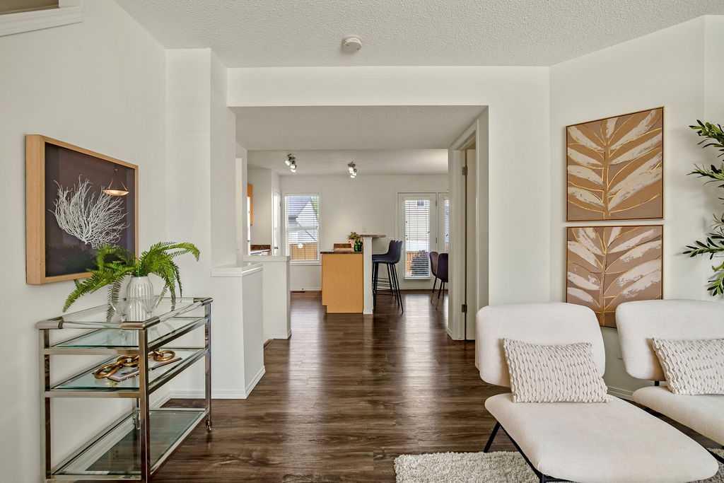 Picture for 246 Elgin View SE