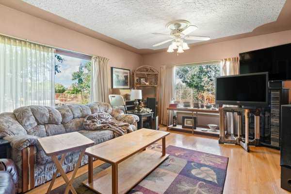 Picture for 730 3 Street SE
