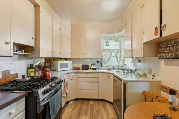 Picture for 730 3 Street SE