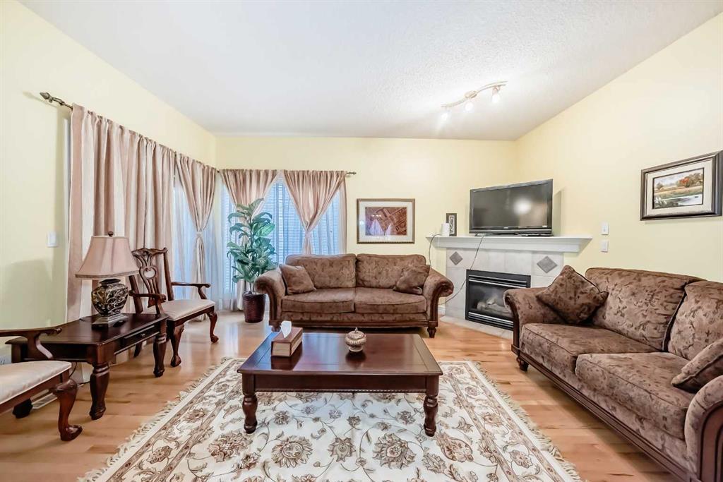 Picture for 187 Bridlewood View SW