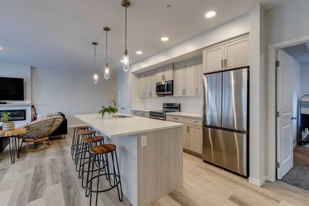 Picture for 3204, 33 Carringham Gate NW