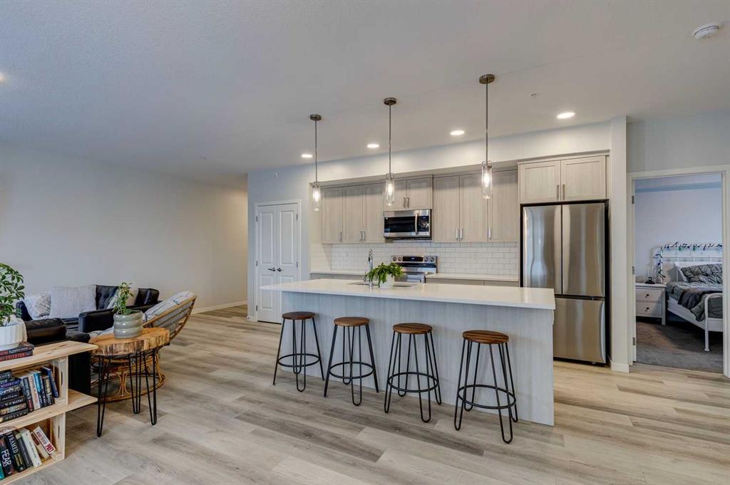 Picture for 3204, 33 Carringham Gate NW