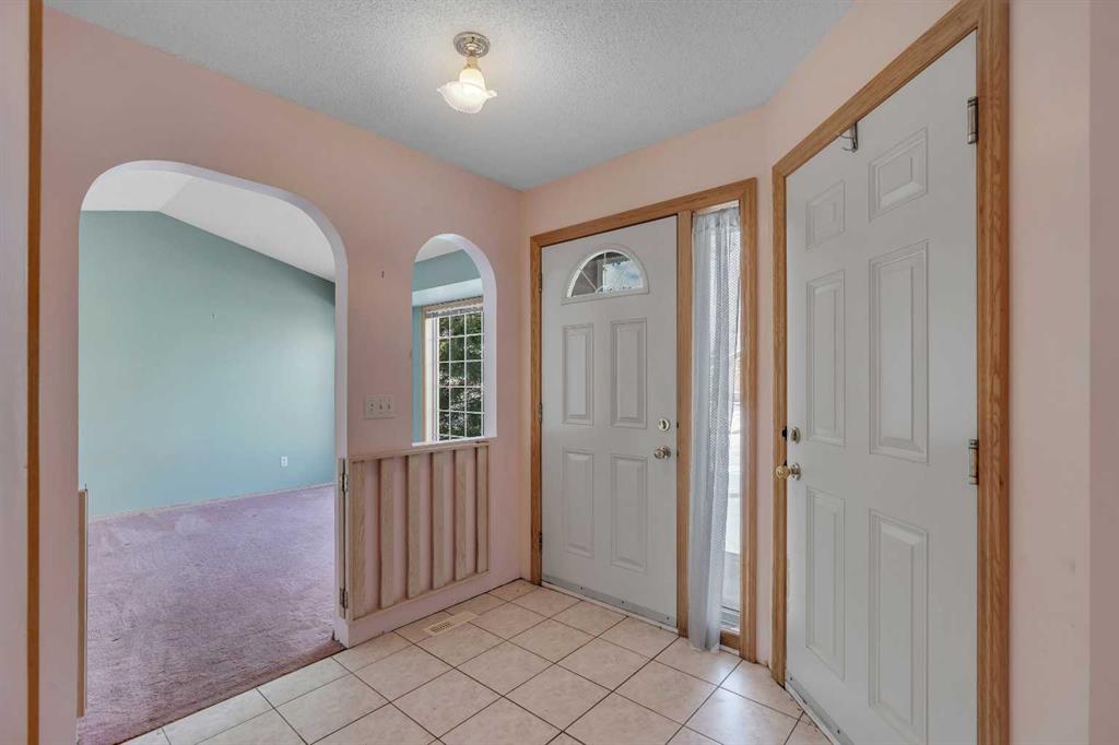 Picture for 12 Hawkland Crescent NW