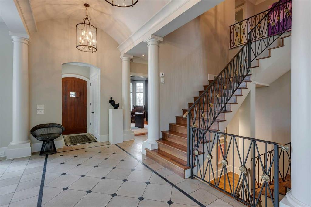 Picture for 2704 Montcalm Crescent SW