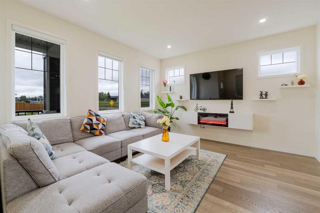 Picture for 117 Midtown Close SW