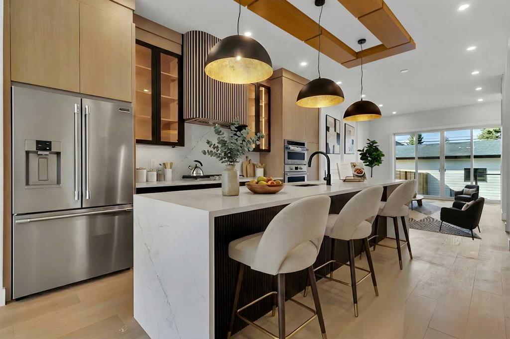 Picture for 644 25 Avenue NW