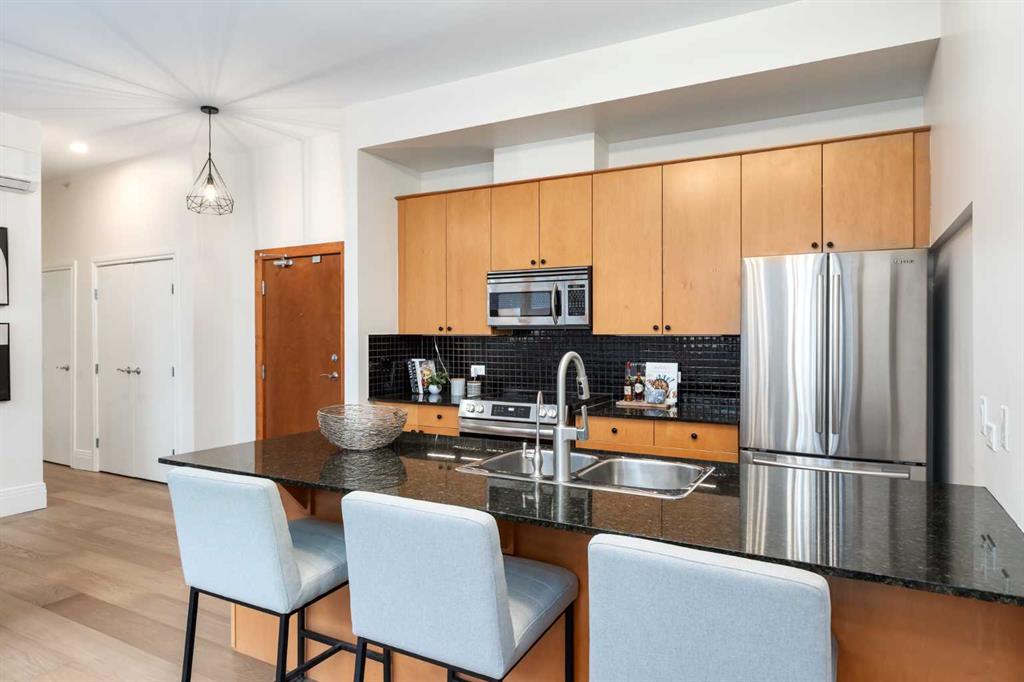 Picture for 7, 177 9 Street NE