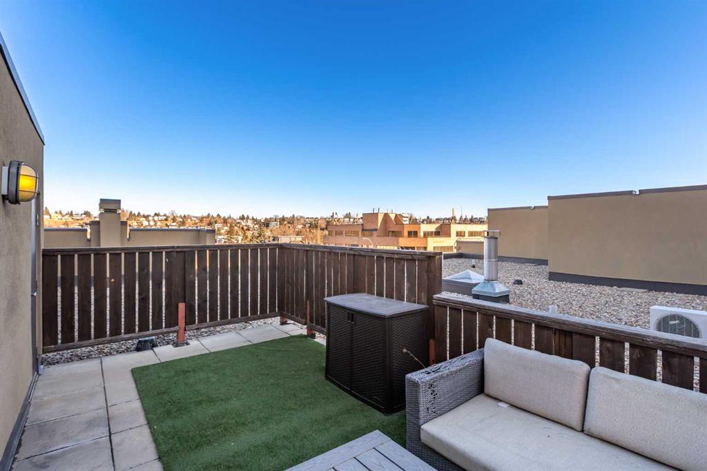 Picture for 7, 177 9 Street NE