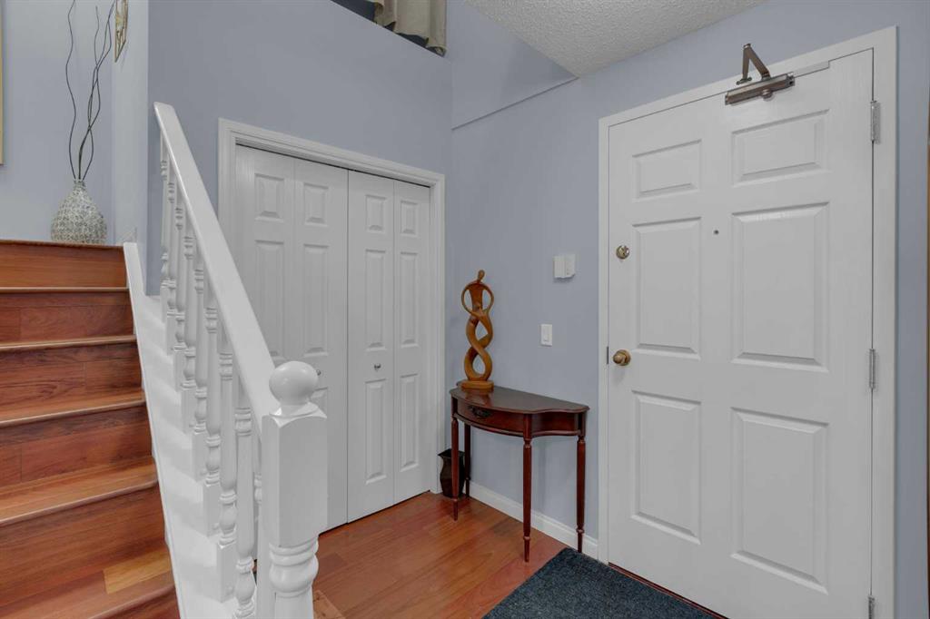 Picture for 103, 923 15 Avenue SW