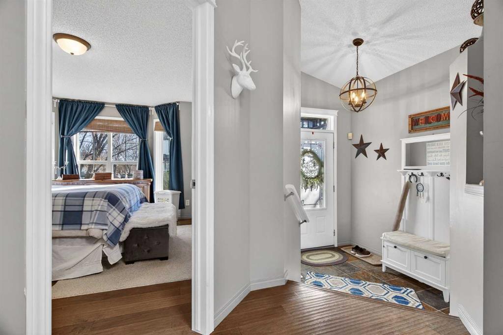 Picture for 331 Prestwick Heights SE